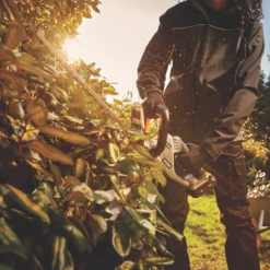 Titan TTI827HDC 45cm 18V 1 X 2.0Ah Li-Ion TXP Cordless Hedge Trimmer -TITAN Tools 109PT A2