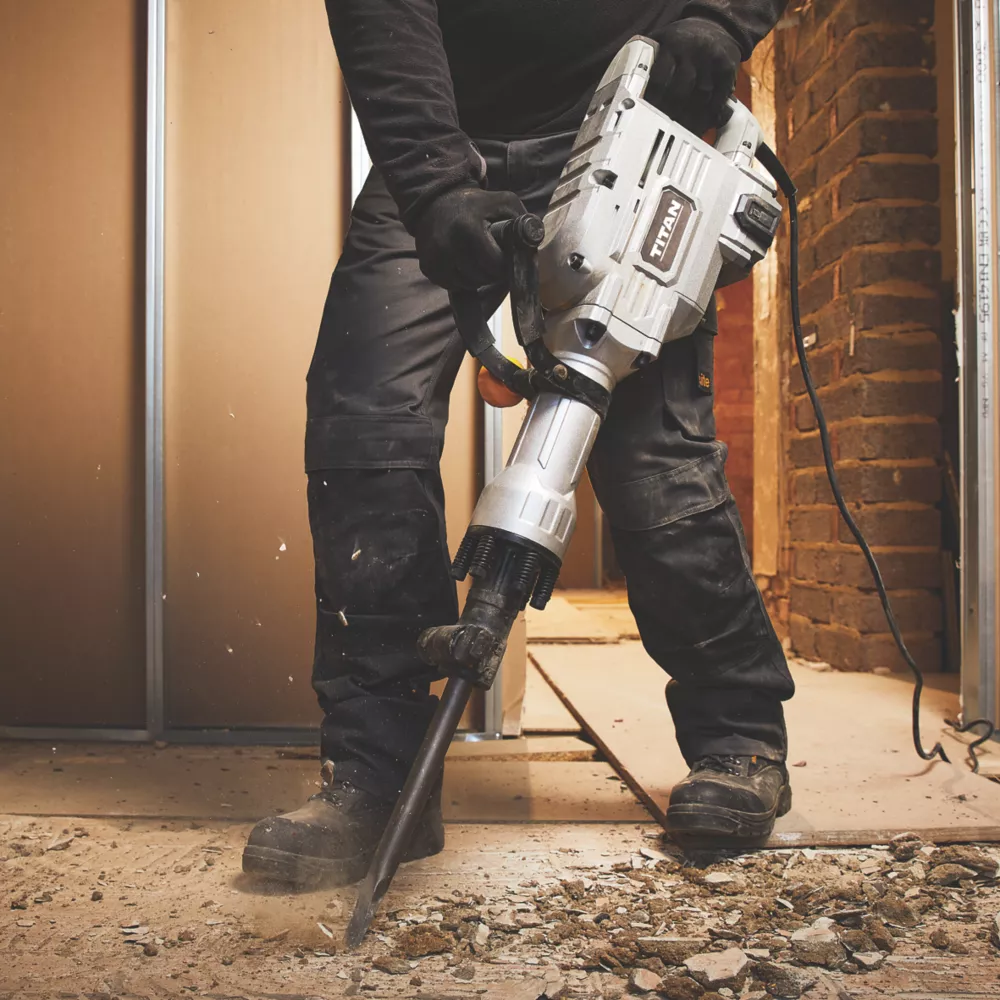 Titan TTB811DRH 16.4kg Hex Shank Electric Breaker 230V 6 Titan TTB811DRH 16.4kg Hex Shank Electric Breaker 230V - Image 6