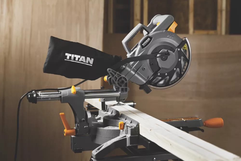 Refurb Titan TTB794MSW 210mm Electric Single-Bevel Sliding Sliding Mitre Saw 240V 8 Refurb Titan TTB794MSW 210mm Electric Single-Bevel Sliding Sliding Mitre Saw 240V - Image 8