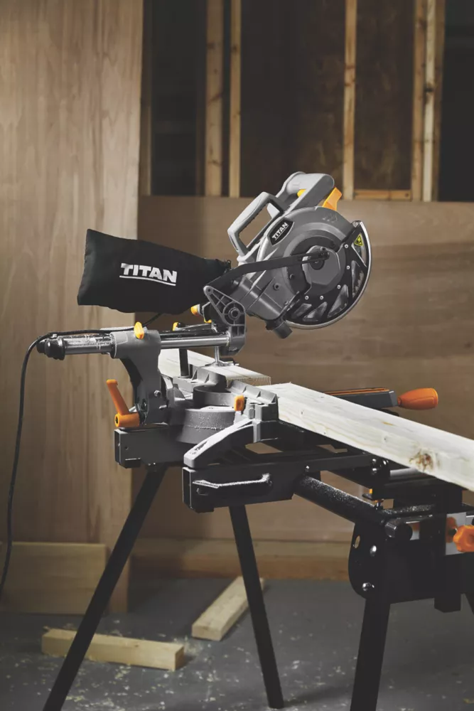 Refurb Titan TTB794MSW 210mm Electric Single-Bevel Sliding Sliding Mitre Saw 240V 9 Refurb Titan TTB794MSW 210mm Electric Single-Bevel Sliding Sliding Mitre Saw 240V - Image 9