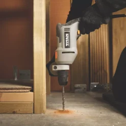 Front Page 21 Front Page -TITAN Tools 473VV A1