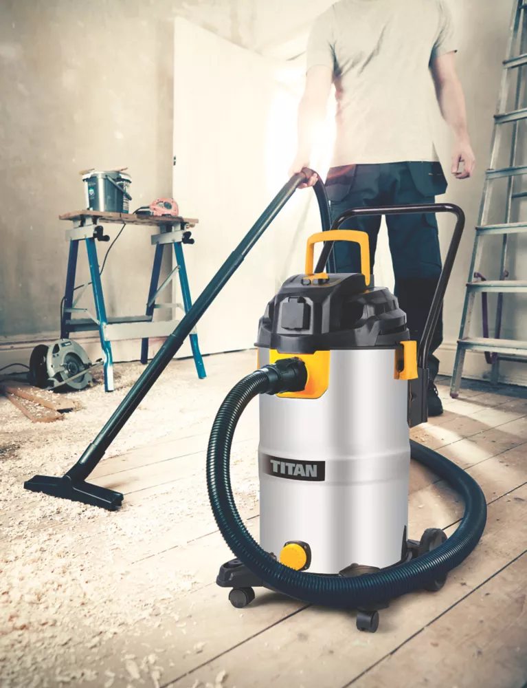 Titan TTB777VAC 1500W 40Ltr Wet & Dry Vacuum 220-240V 4 Titan TTB777VAC 1500W 40Ltr Wet & Dry Vacuum 220-240V - Image 4