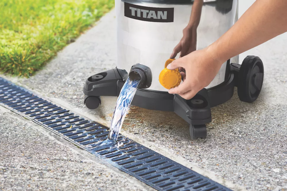 Titan TTB777VAC 1500W 40Ltr Wet & Dry Vacuum 220-240V 6 Titan TTB777VAC 1500W 40Ltr Wet & Dry Vacuum 220-240V - Image 6